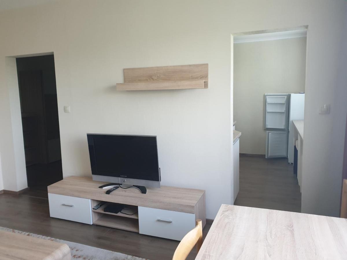 Apartman Valentin Apartamento Komárno Exterior foto